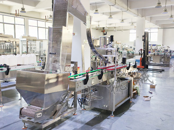 成都全自動貼標機實拍圖