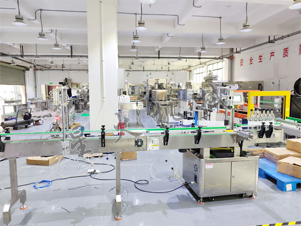 四川貼標(biāo)機(jī)廠家實(shí)拍圖