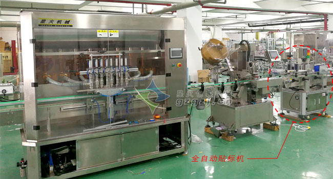 全自動貼標機在生產線的應用